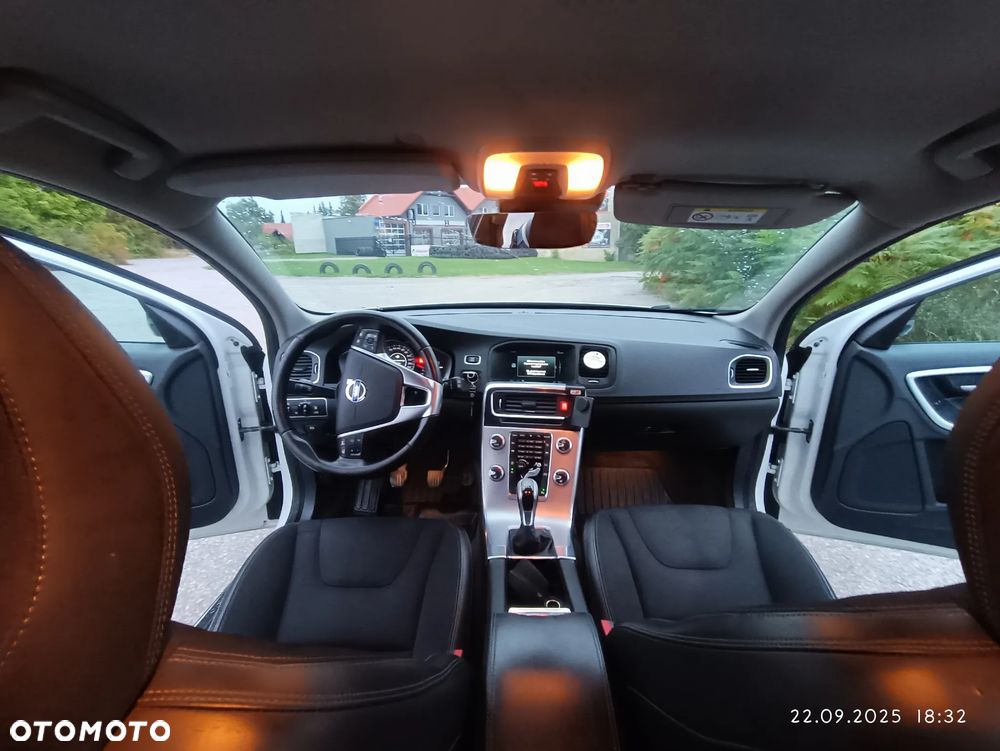 Volvo V60 Cross Country - 20