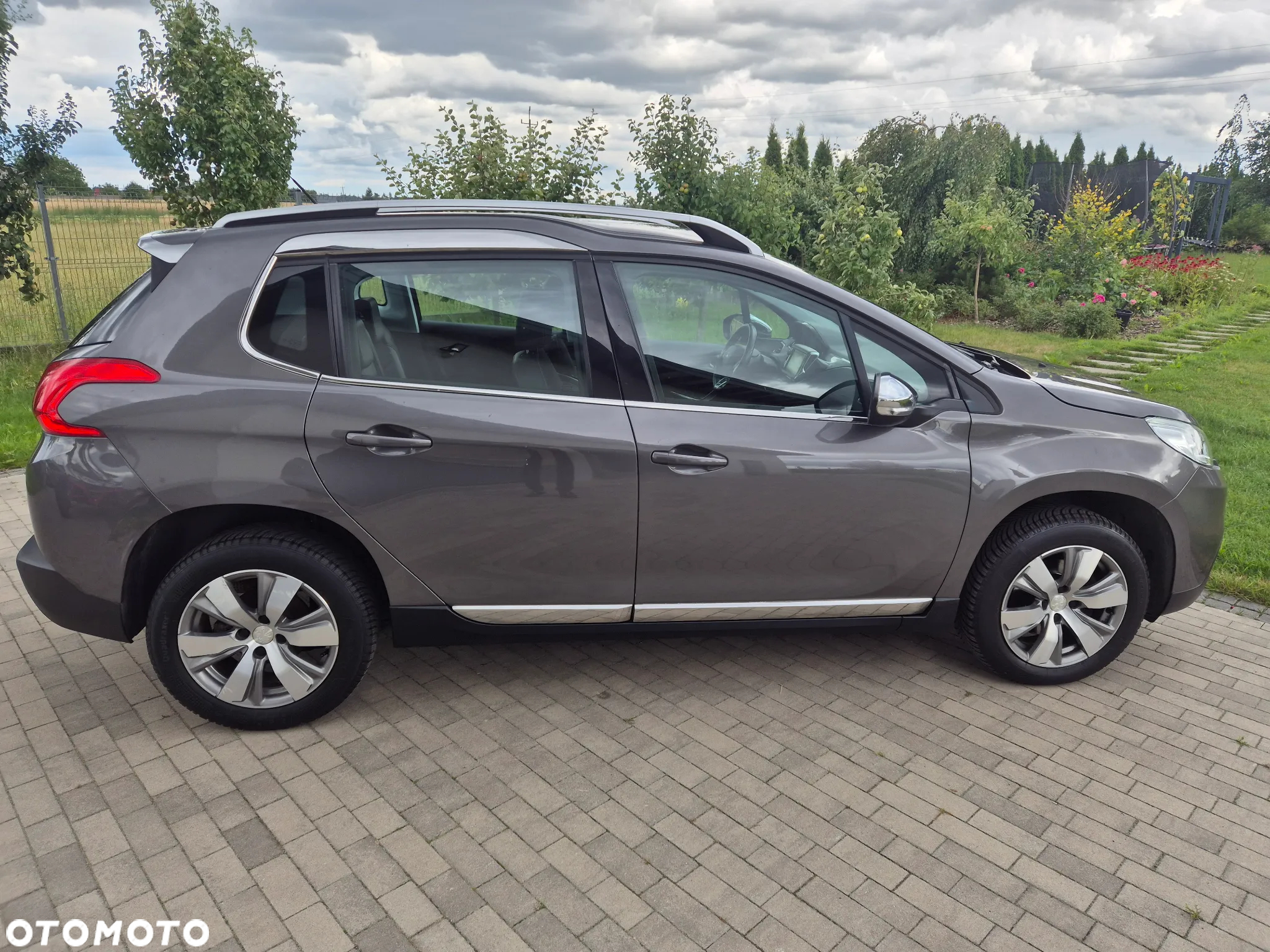 Peugeot 2008 1.2 Pure Tech Allure S&S - 5