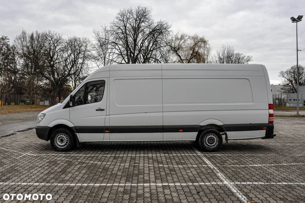 Mercedes-Benz Sprinter - 2