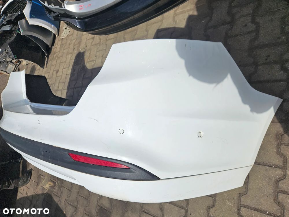 Ford Mondeo MK5 zderzak tył tylny  HB - 2