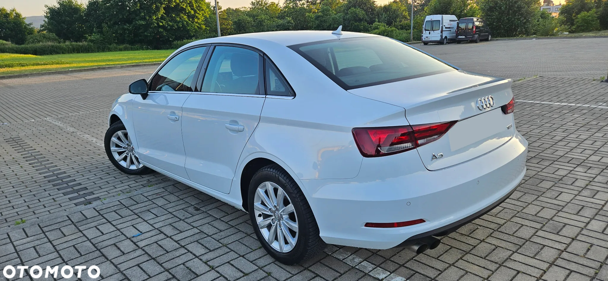 Audi A3 1.4 TFSI Limousine Attraction - 4