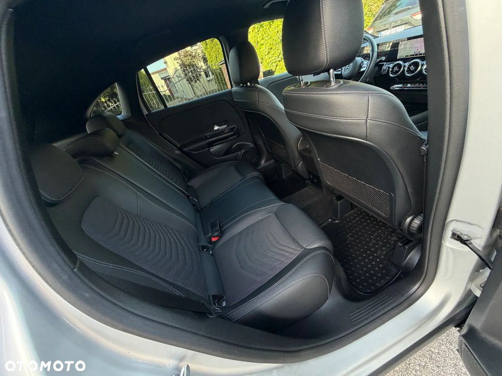 Mercedes-Benz GLA 200 Style - 34