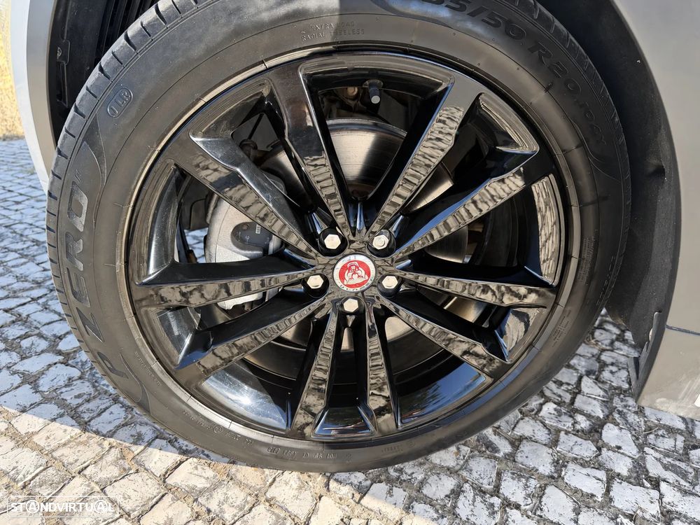 Jaguar E-Pace - 9