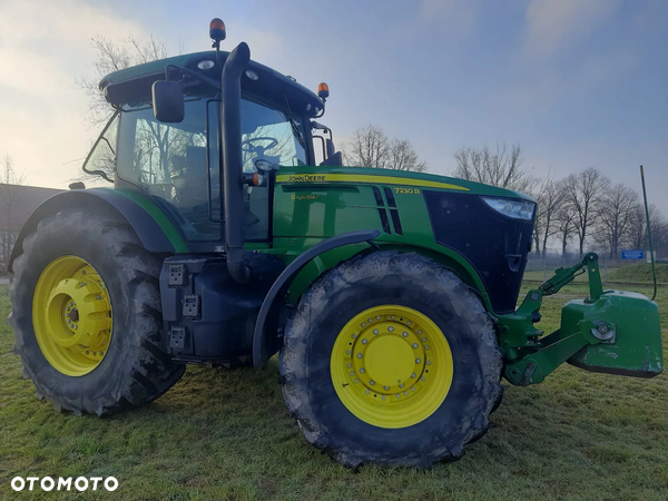 John Deere 7230R