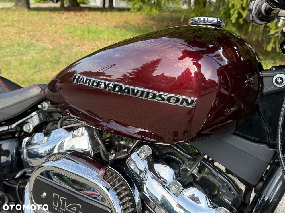 Harley-Davidson Softail Breakout - 4