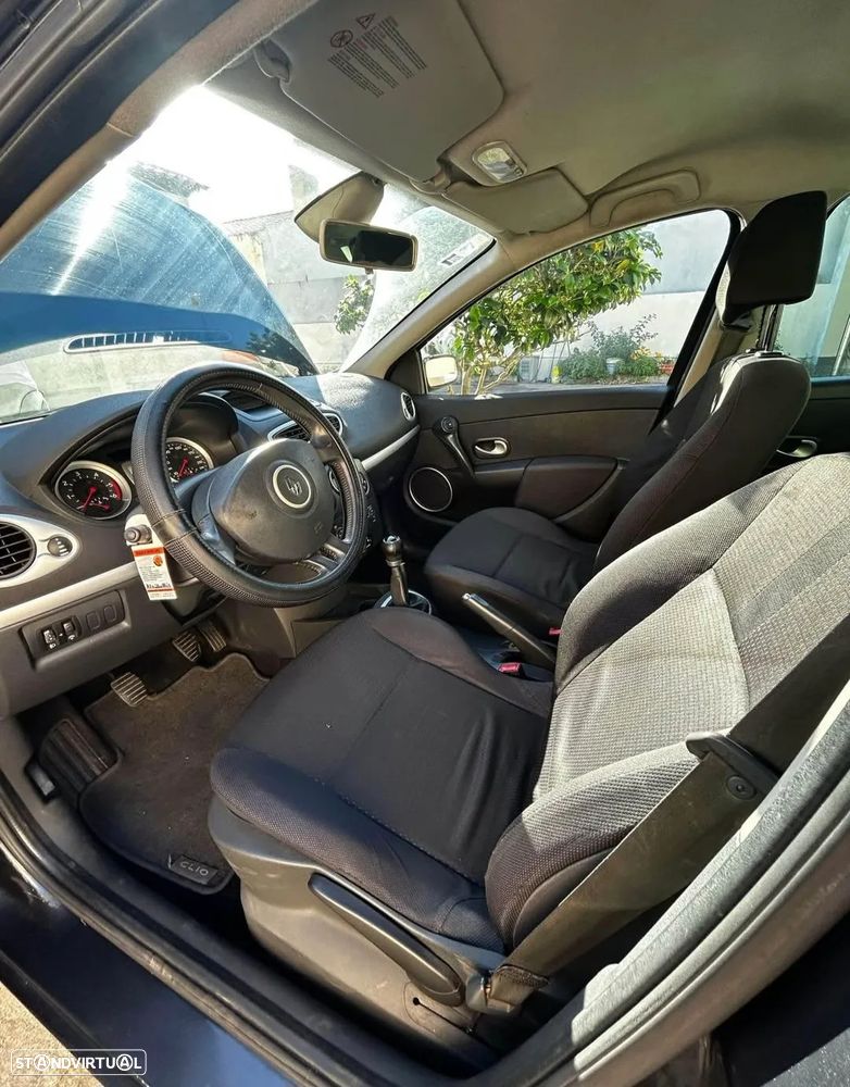 Renault Clio - 3
