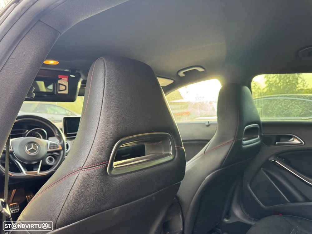 Mercedes-Benz CLA 180 d Shooting Brake AMG Line - 12