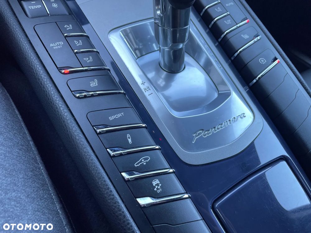 Porsche Panamera - 15