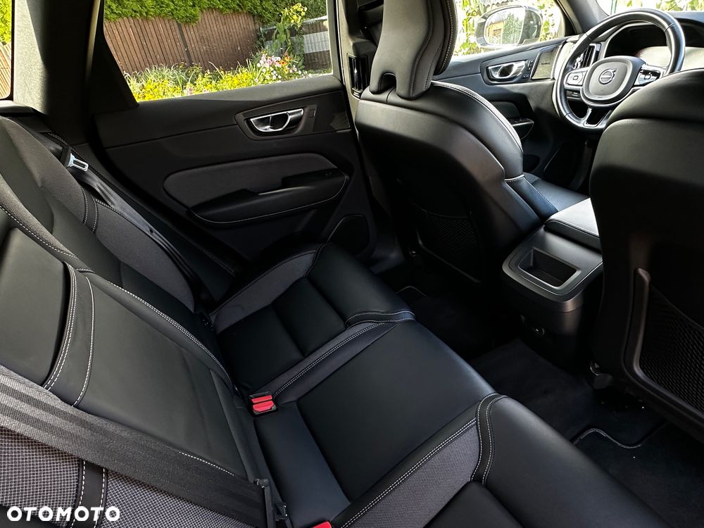 Volvo XC 60 B4 B R-Design - 26