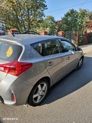 Toyota Auris 2012 photo 2