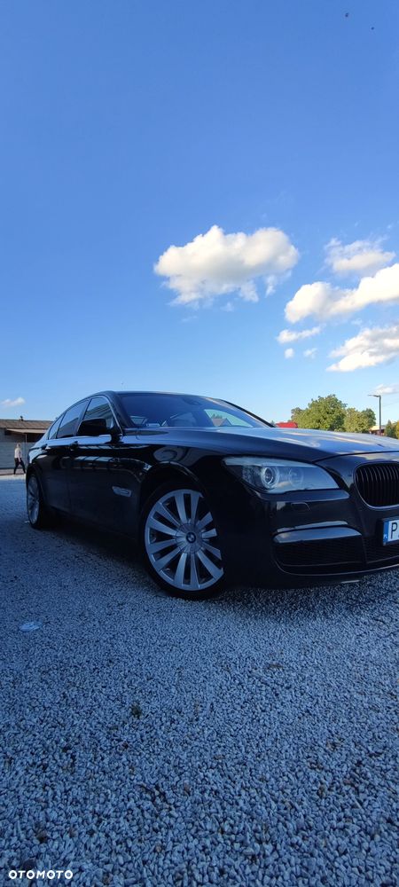 BMW Seria 7 750i - 10