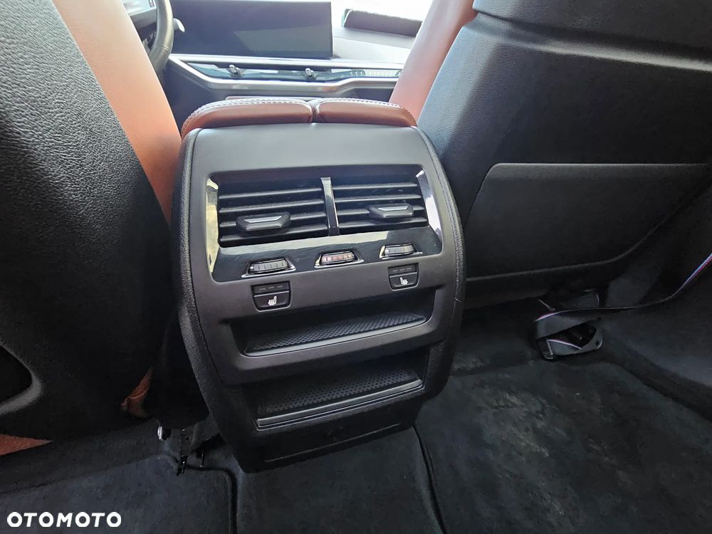 BMW X6 - 11