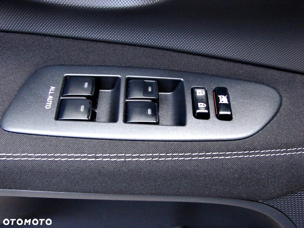 Toyota Auris 1.6 Sol - 24
