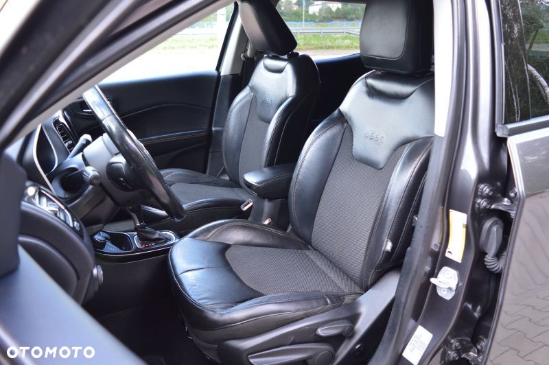 Jeep Compass - 35