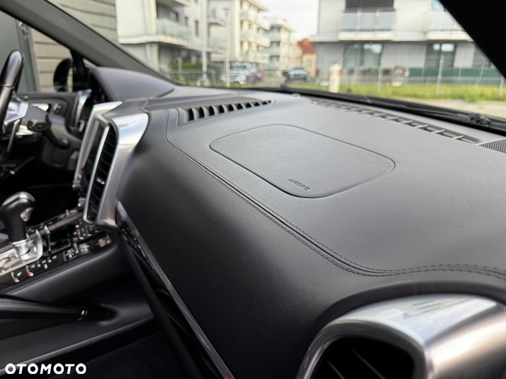 Porsche Cayenne Tiptronic S - 10