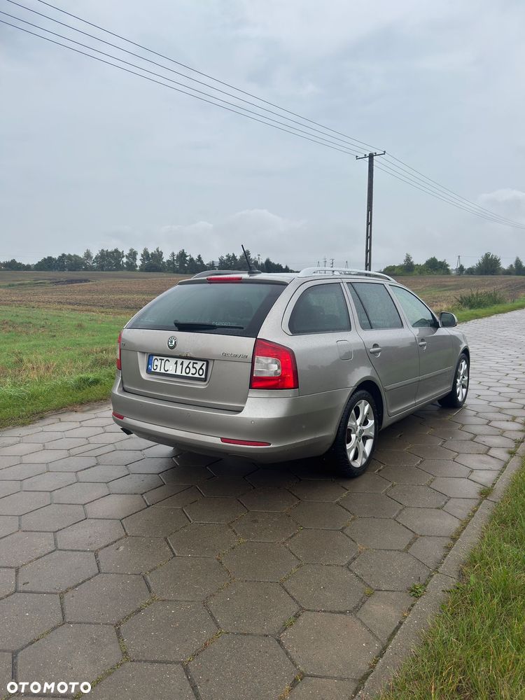 Skoda Octavia 2.0 TDI DPF Elegance DSG - 10