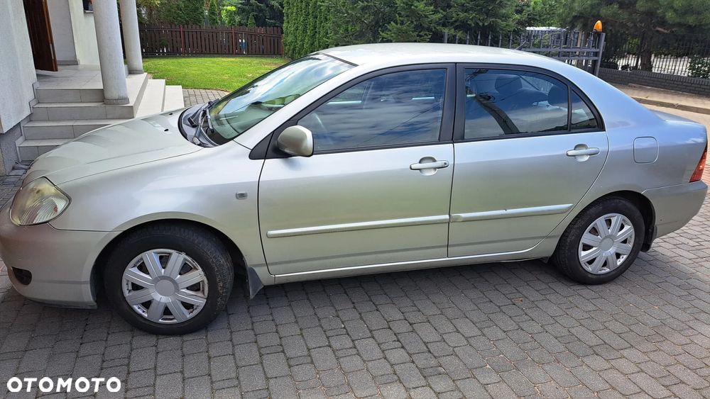 Toyota Corolla - 2