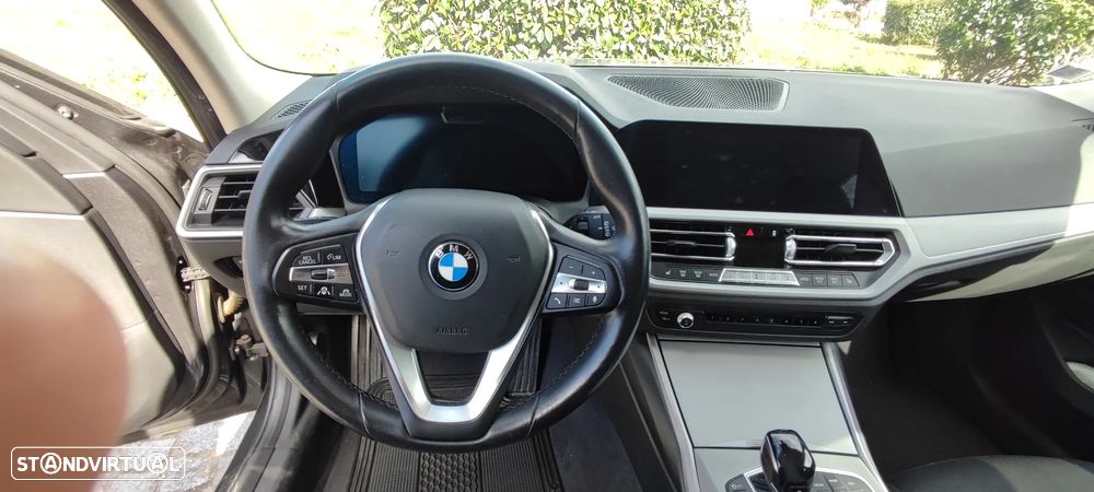 BMW 320 d Touring xDrive Advantage Auto - 6