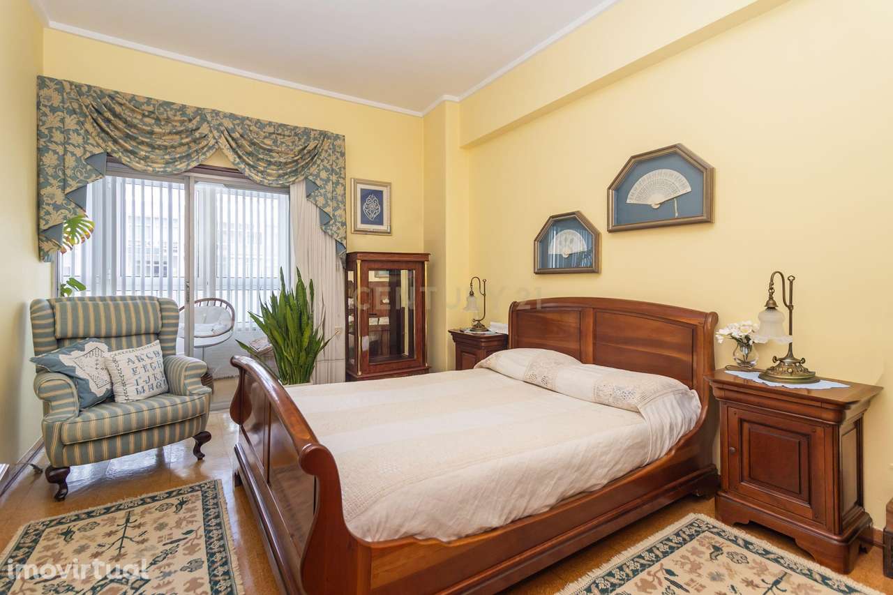 Apartamento T4 com Vista Deslumbrante para o Rio Tejo em Cacilhas, Alm - Grande imagem: 3/16