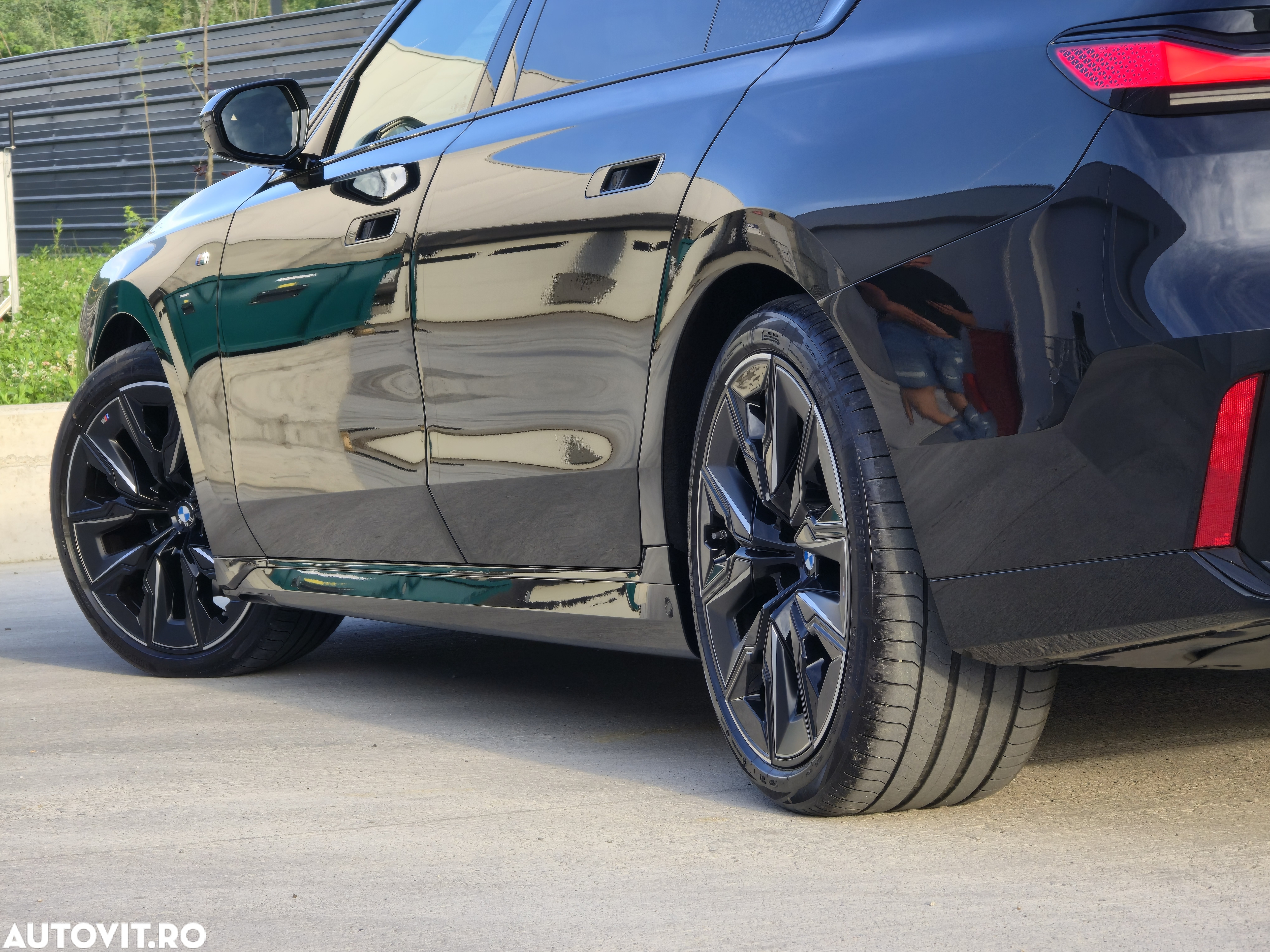BMW Seria 7 740d xDrive MHEV - 39