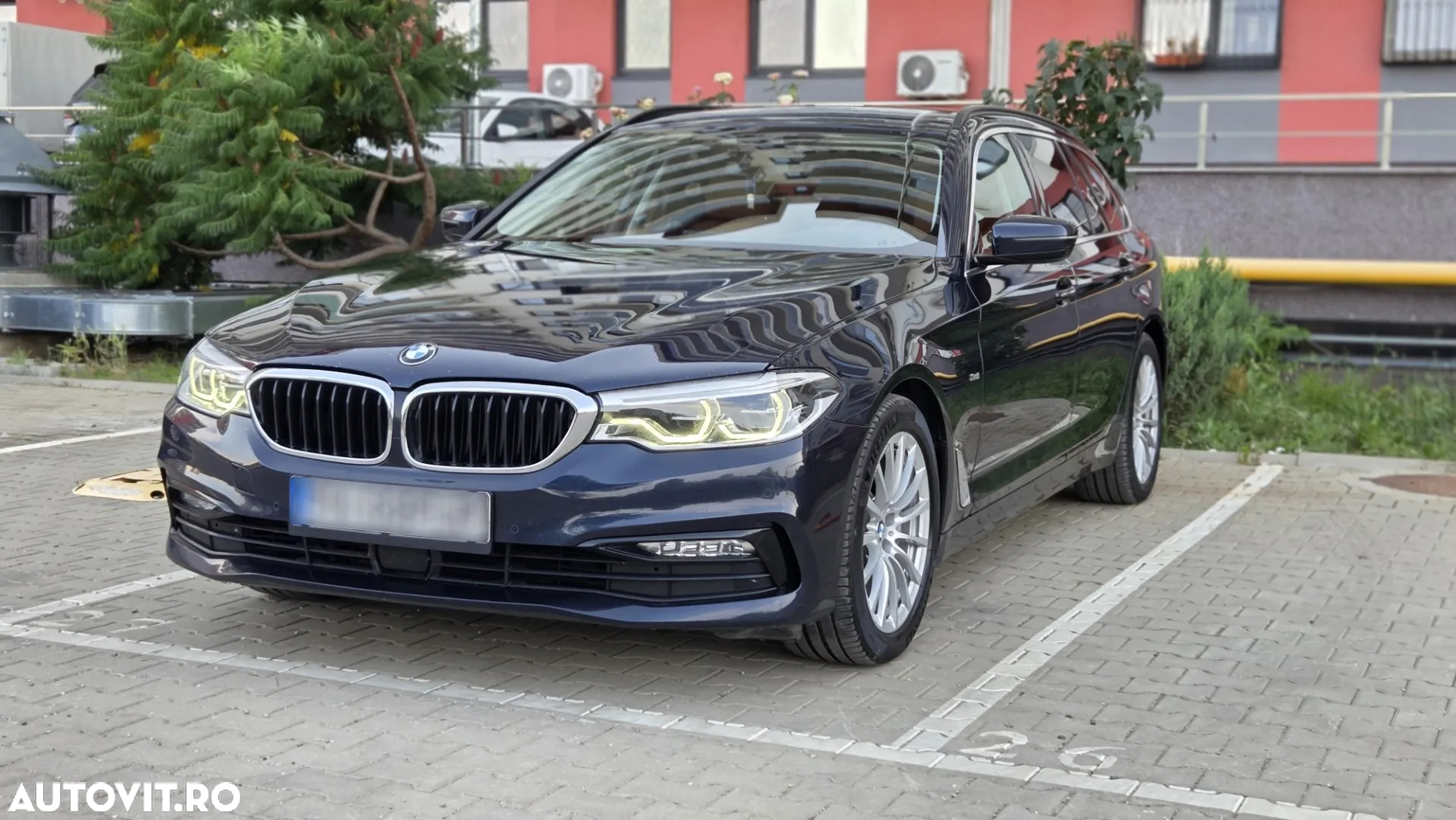 BMW Seria 5 525d Touring Aut. Sport Line - 2