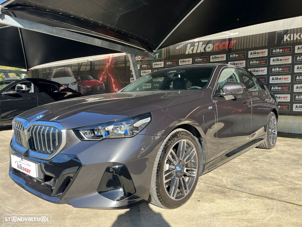BMW 530 e Pack Desportivo M - 4