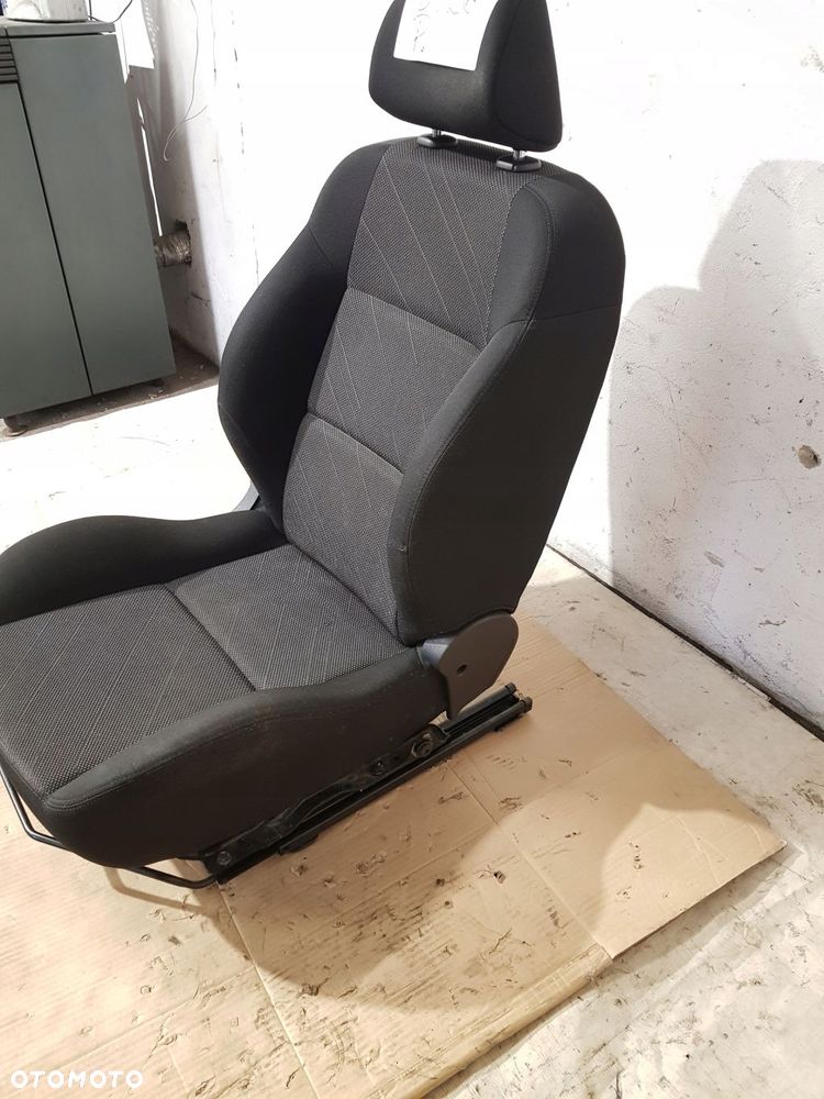 fotel pasażera prawy peugeot 207 lift hb 08r 5d - 5