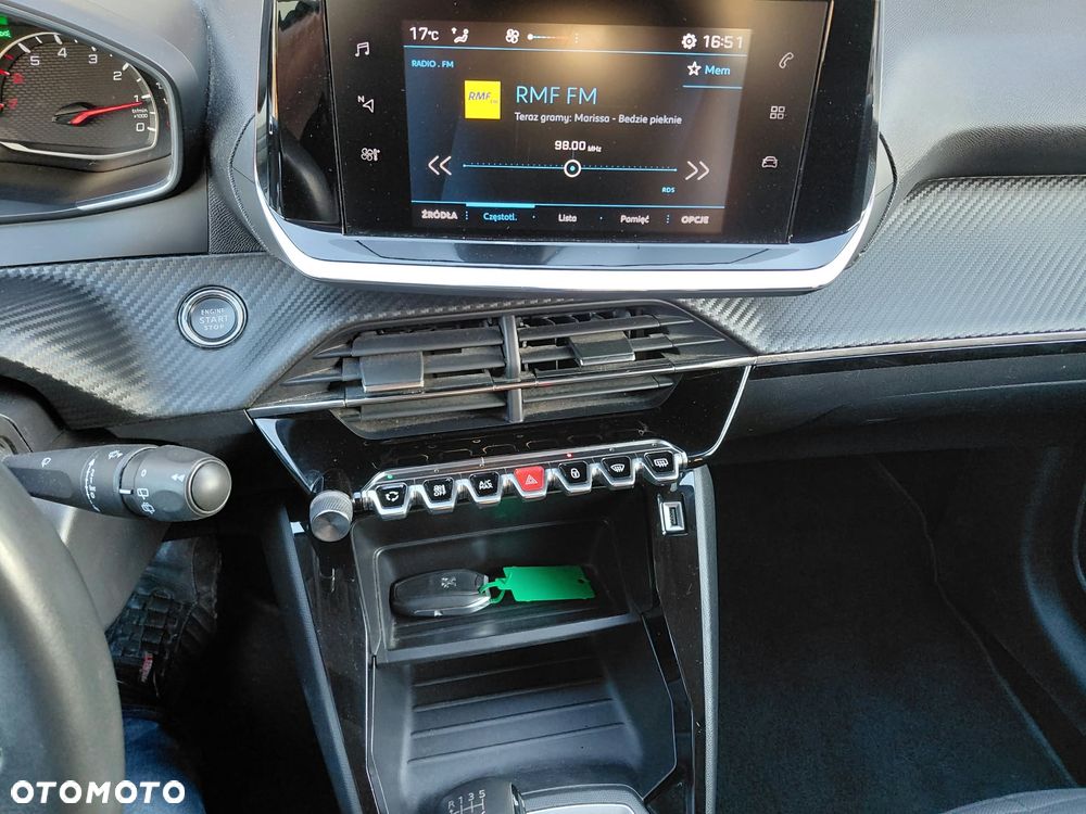 Peugeot 208 - 10