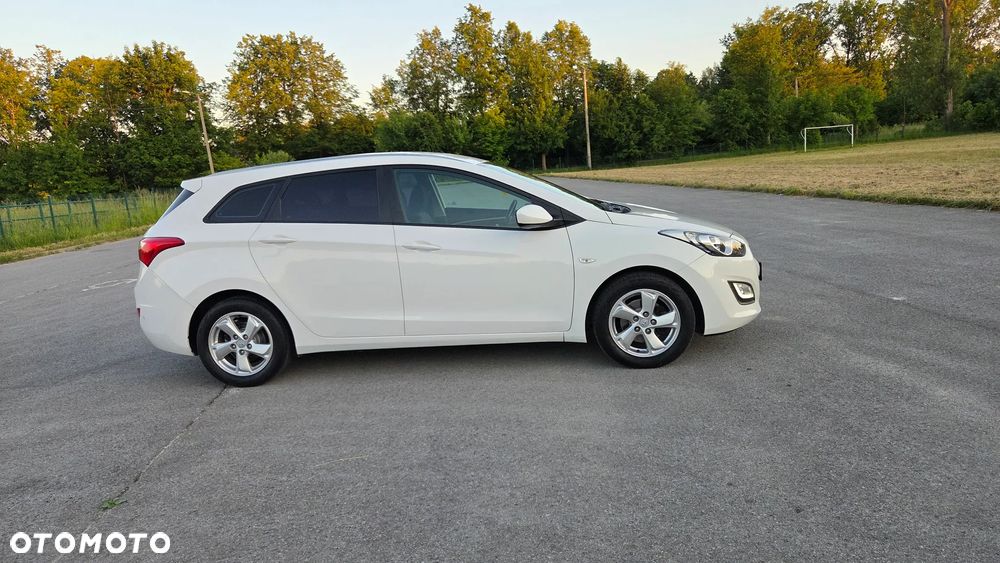 Hyundai i30 i30cw 1.4 Intro Edition - 5