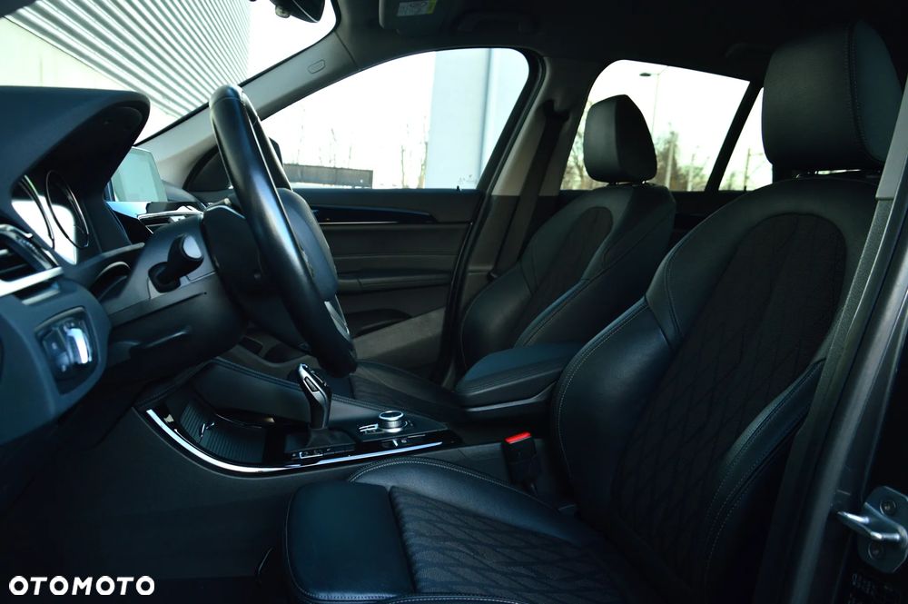 BMW X1 sDrive18i xLine - 13