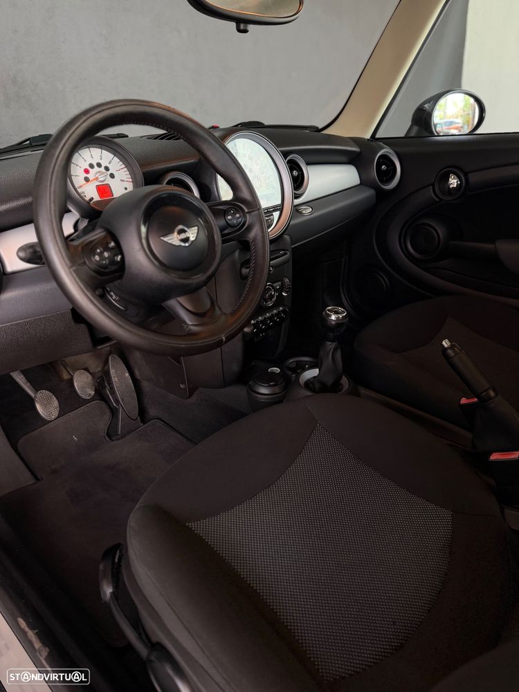 MINI 3 Portas One - 12