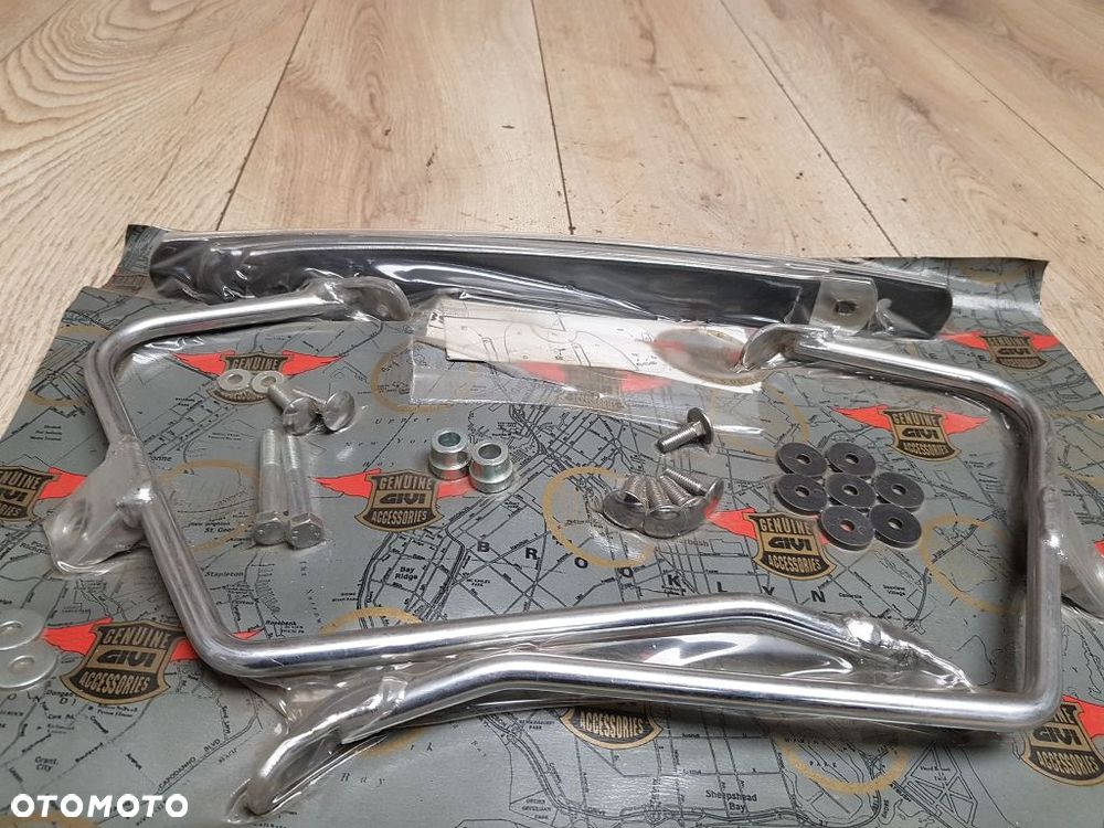 Uchwyt mocowanie szyby Givi AS68 Honda VT600 Shadow - 2