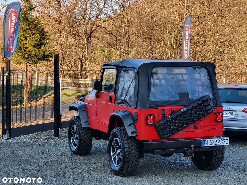 Jeep Wrangler - 8