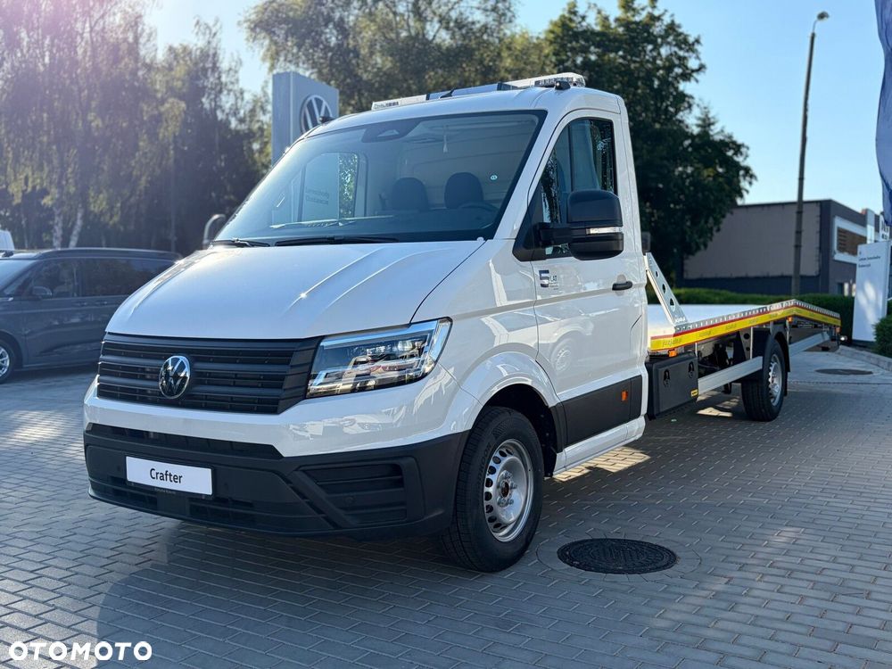 Volkswagen Crafter 35 Podwozie z pojedynczą kabiną silnik: 2,0 l EU6 SCR 177 KM / skrzynia biegów: Przedni napęd automatyczna 8-biegowa rozstaw osi: 4490 mm - 3