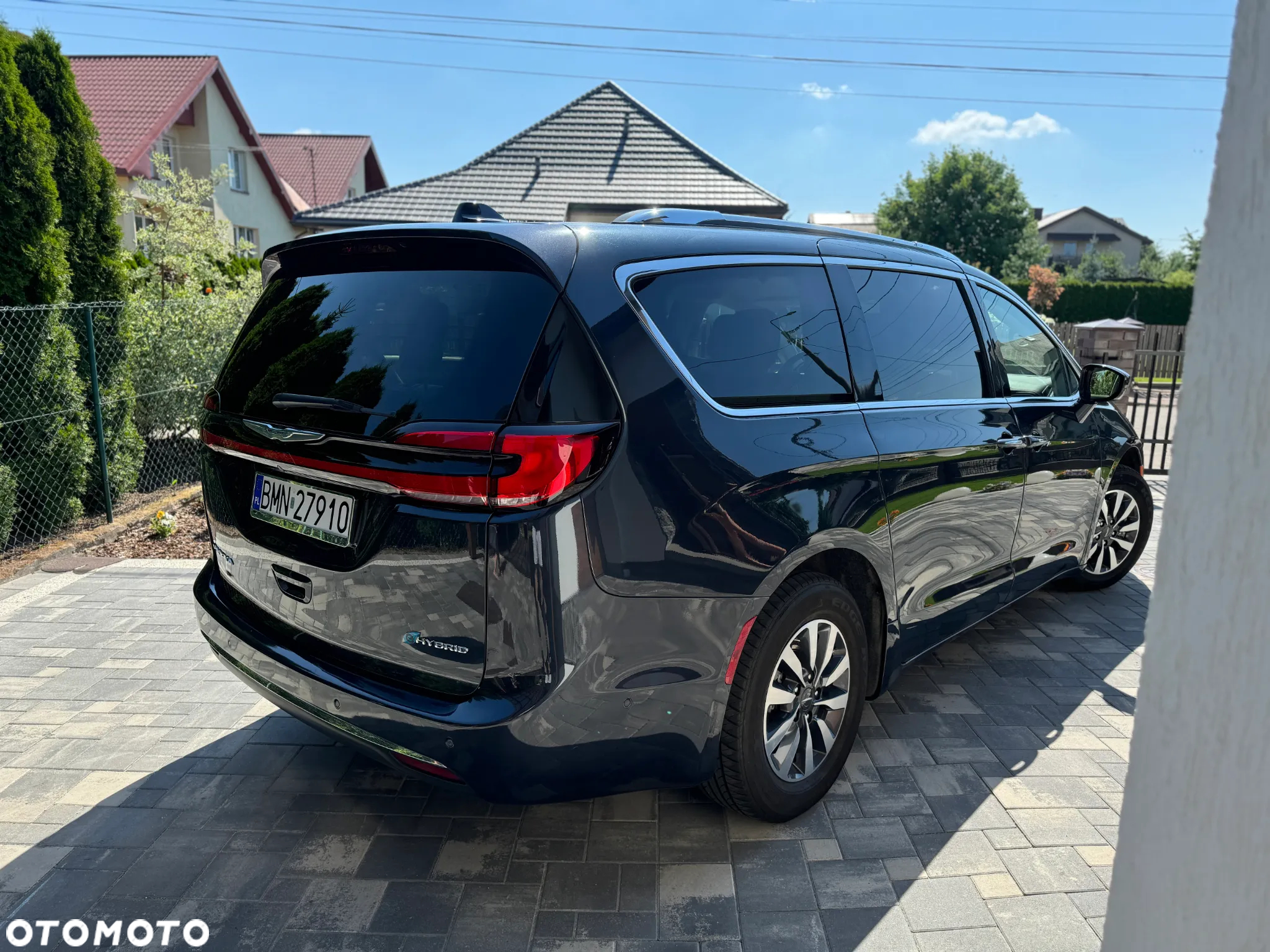 Chrysler Pacifica - 4