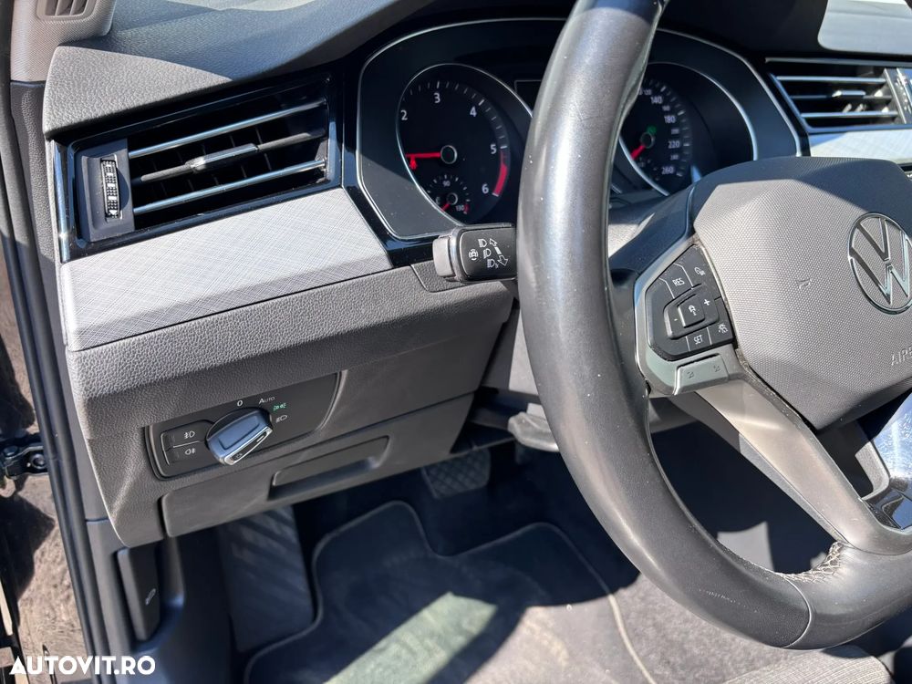 Volkswagen Passat 2.0 TDI SCR DSG Business - 23