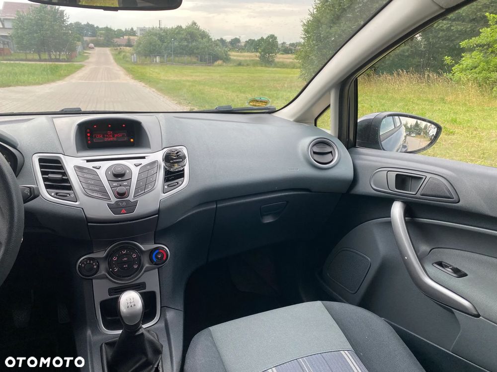 Ford Fiesta 1.25 Champions Edition - 18