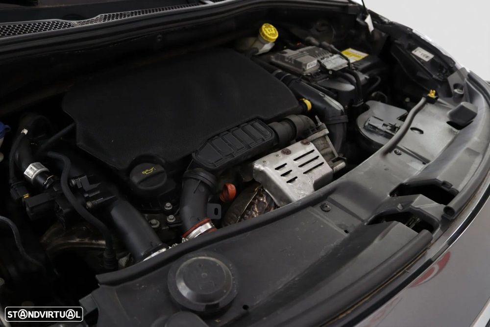 Peugeot 2008 1.2 PureTech Allure EAT6 - 14