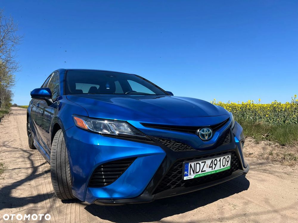 Toyota Camry - 3
