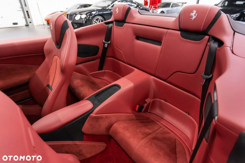 Ferrari Roma Spider - 27