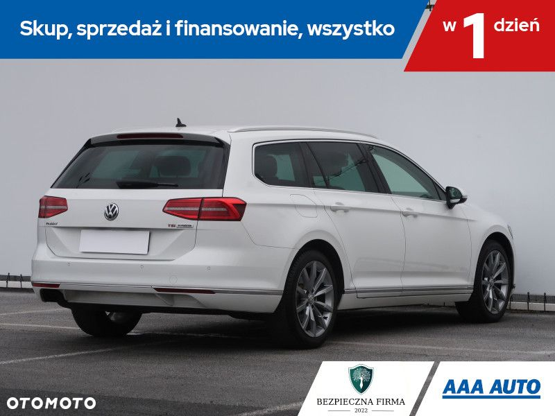 Volkswagen Passat - 6