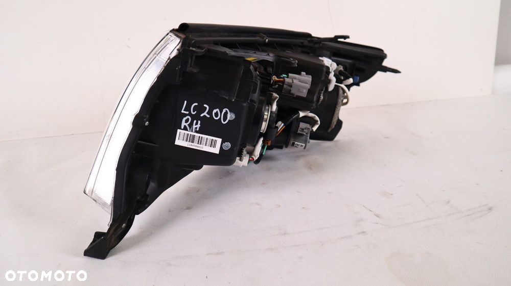 TOYOTA LAND CRUISER 200 LAMPA PRAWA PRZÓD LIFT - 12