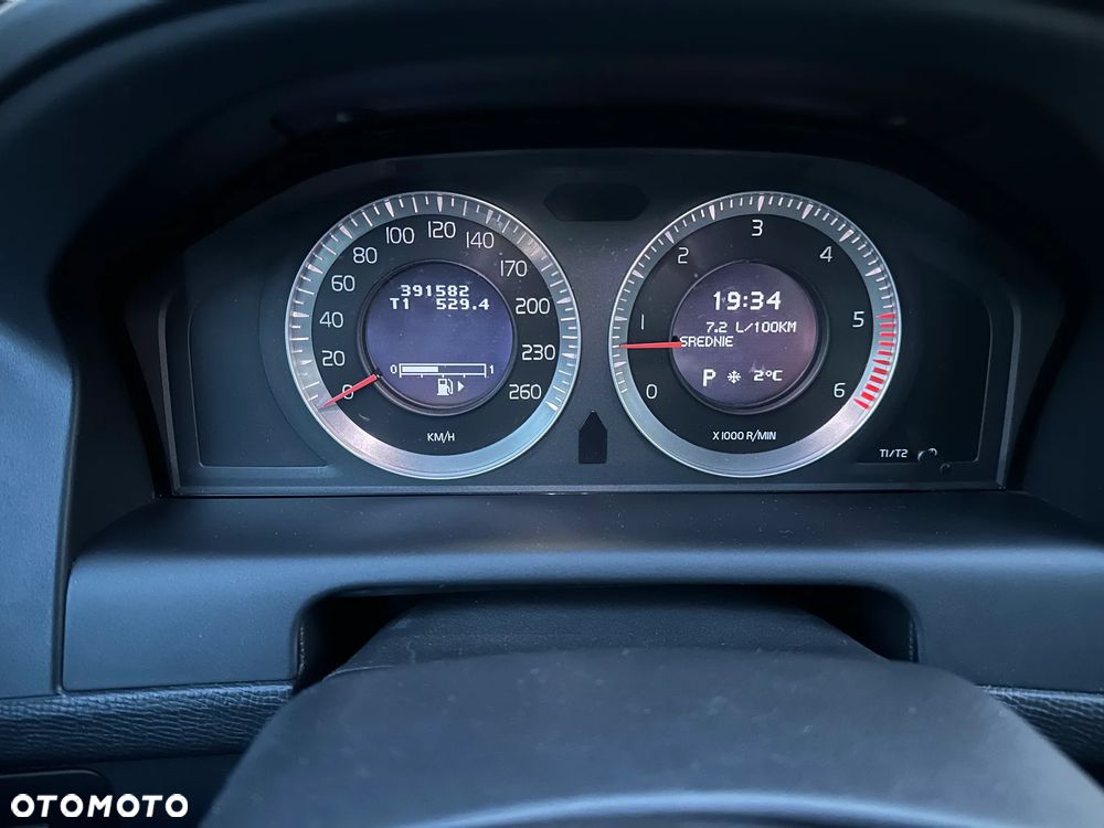 Volvo XC 60 D5 AWD Momentum - 17