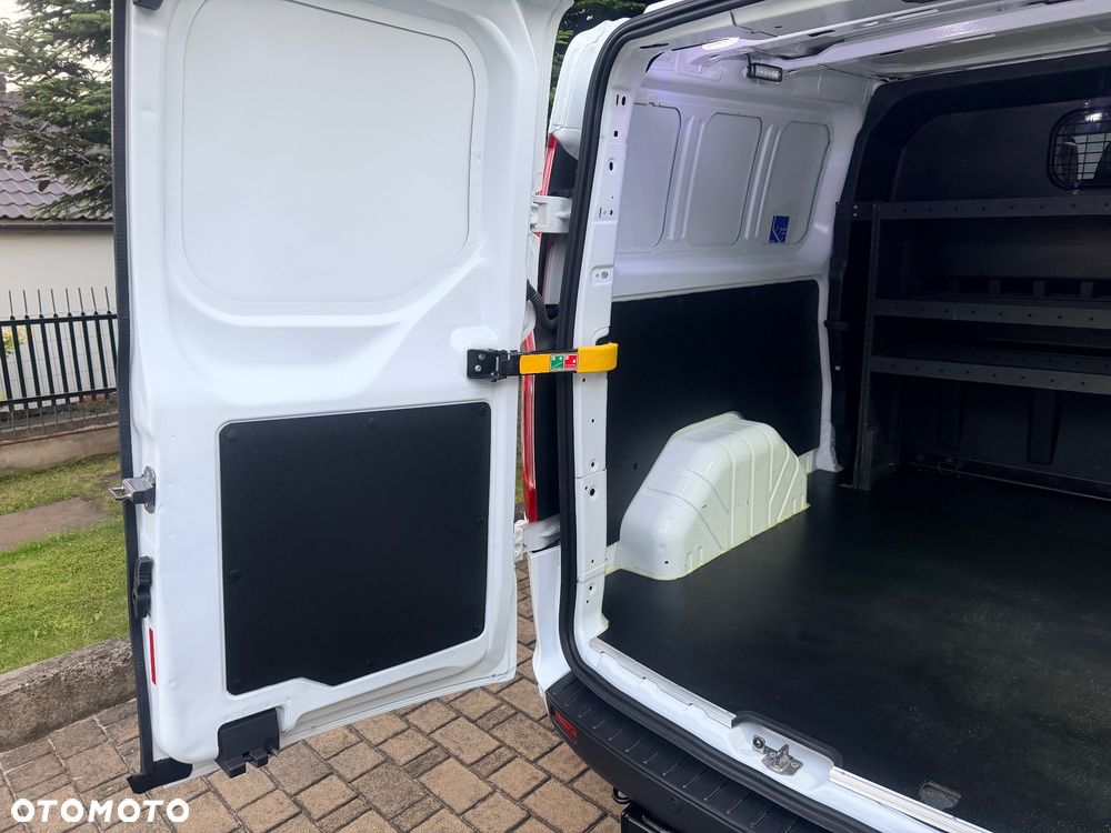 Ford Transit Custom BRYG. 6 OSÓB - L2H1 - SALON POLSKA - Bezwypadkowy - FAKTURA VAT 23% - Najmocniejsza Wersja 170km - PEŁNA HISTORIA SERWISOWA - ORYGINALNY PRZEBIEG - 32