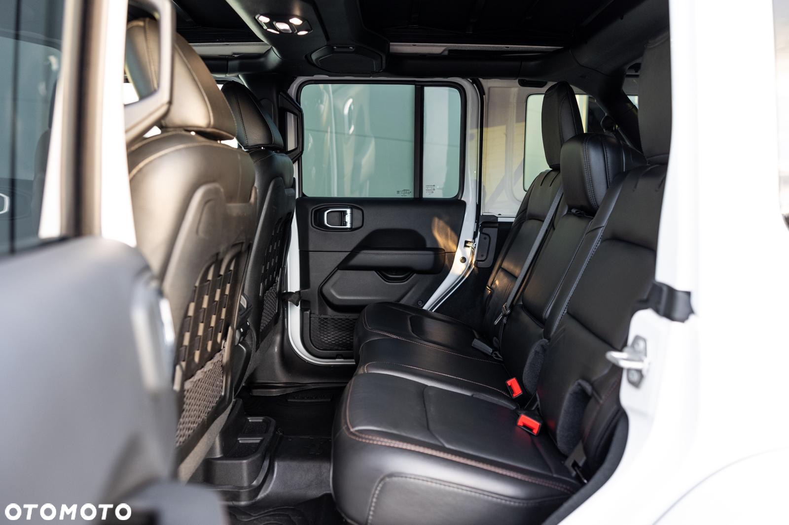 Jeep Wrangler - 25