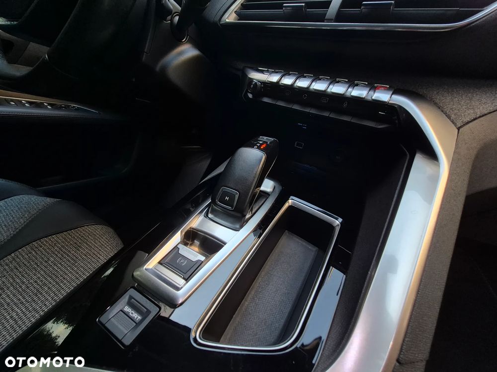 Peugeot 3008 1.6 PureTech GPF Allure S&S EAT8 - 14