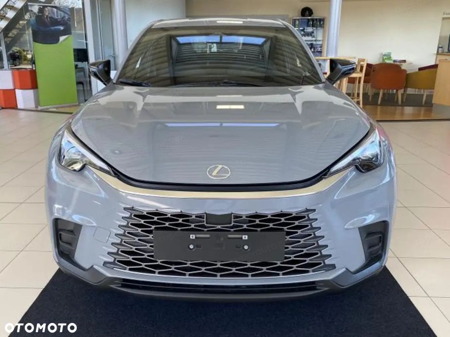 Lexus LBX - 4