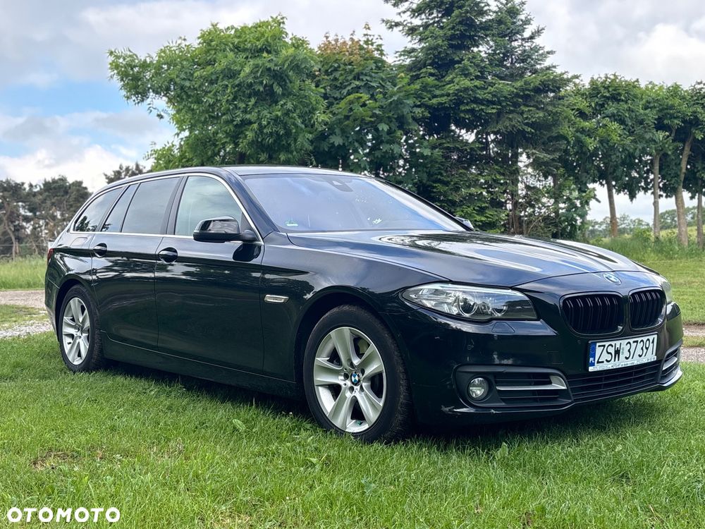 BMW Seria 5 525d xDrive - 10