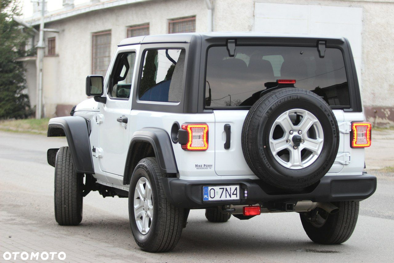 Jeep Wrangler - 38