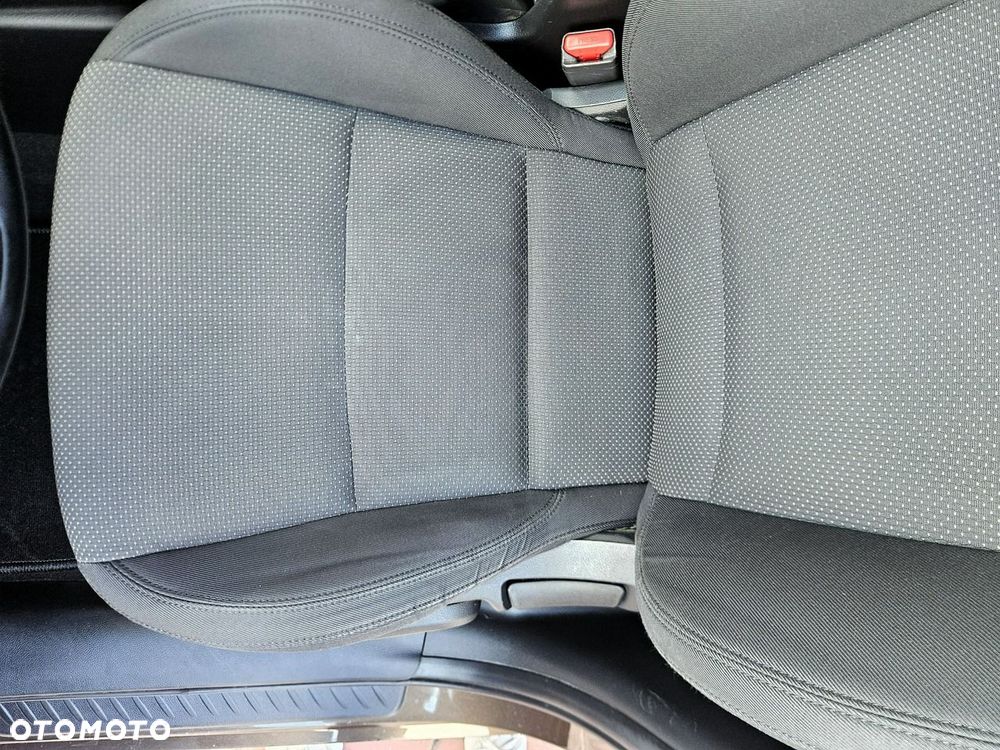Kia Carens 1.6 GDI Dream-Team Edition - 22